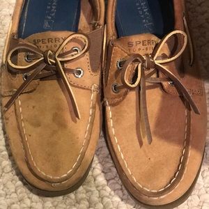 Tan sperrys